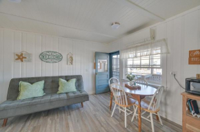 Charming Hampton Home with Porch, Walk to Beach!